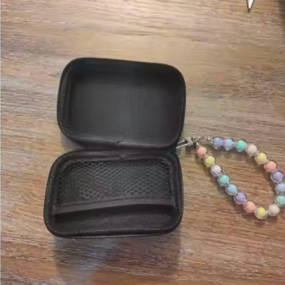 Storage case Pink zipper hard shell case with a flower 🌺 on the front - Picture 3 of 3